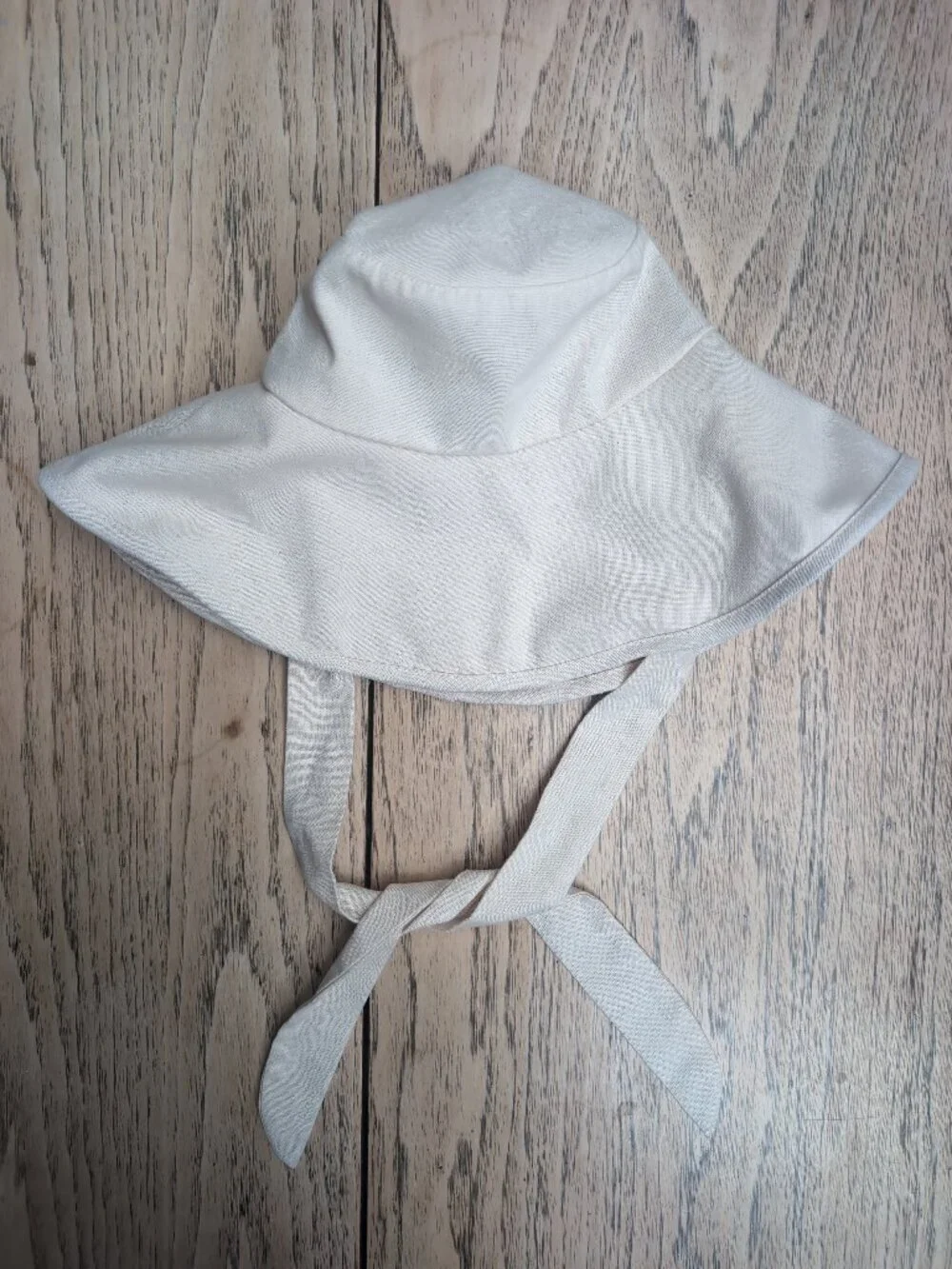 Neutral linen cotton floppy sunhat hat with chin ties